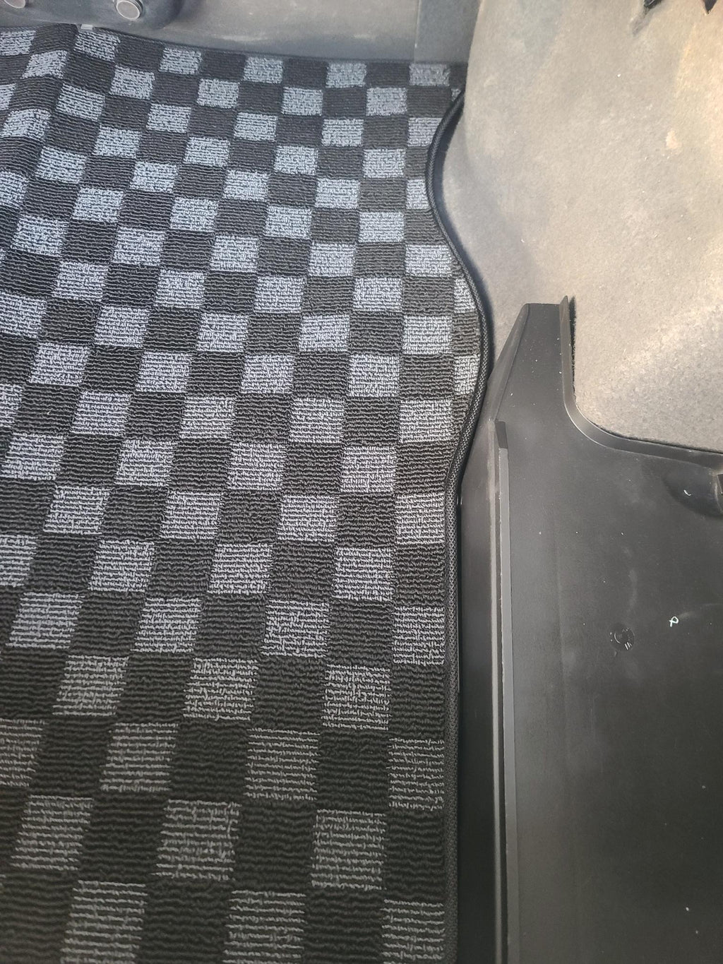 Phase 2 Motortrend (P2M) Checkered Carpet Trunk Mat - BMW 3 Series E30 Coupe & Sedan (1984-1991)