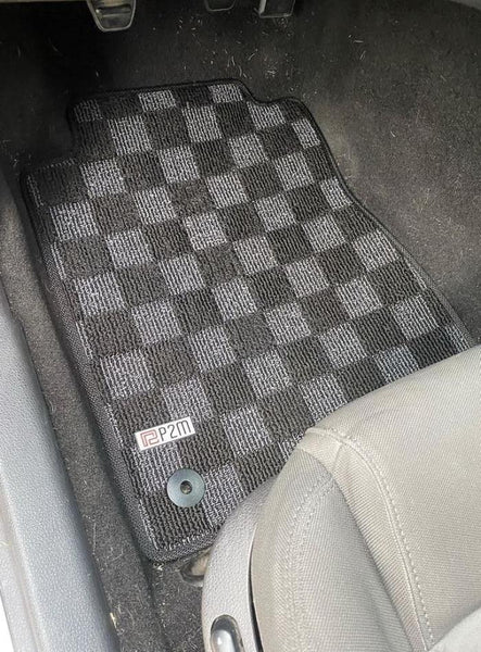Phase 2 Motortrend (P2M) Checkered Carpet Race Floor Mats - Ford Mustang S197 (2005-2009)