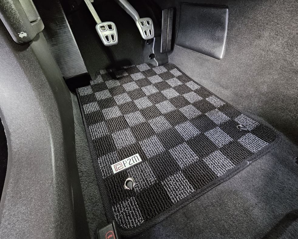 Phase 2 Motortrend (P2M) Checkered Carpet Race Floor Mats - Chevrolet C6 Corvette (2007.5-2013)
