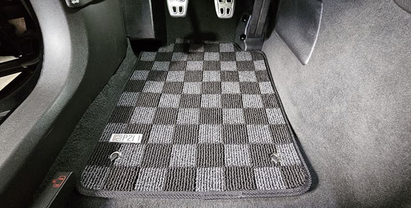 Phase 2 Motortrend (P2M) Checkered Carpet Race Floor Mats - Chevrolet C6 Corvette (2007.5-2013)
