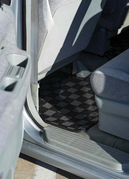 Phase 2 Motortrend (P2M) Checkered Carpet Race Floor Mats - Honda Odyssey RA1-RA5 (1995-1998)