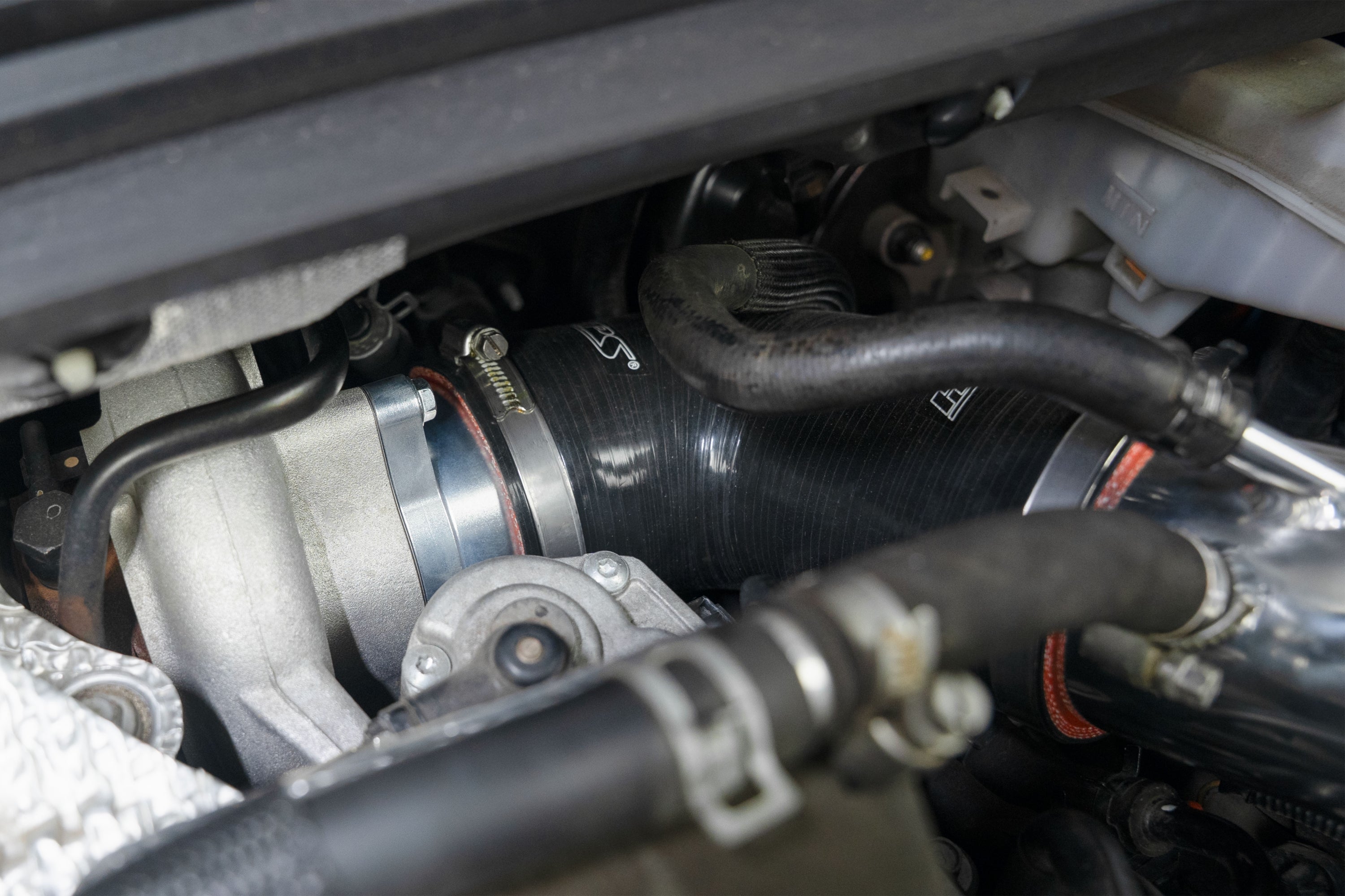 HPS Performance Polished Air Intake Kit with Heat shield and Turbo Inlet, 827-797P