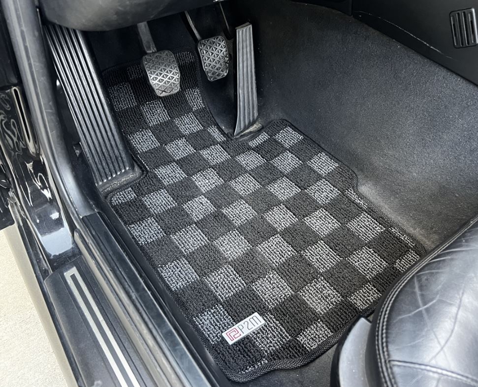 Phase 2 Motortrend (P2M) Checkered Front Floor Mats - BMW Z3 Coupe & Roadster (1996-2002)