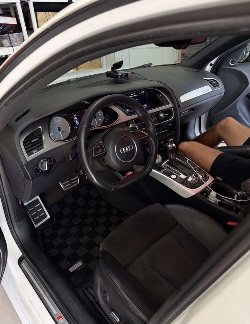 Phase 2 Motortrend (P2M) Checkered Carpet Race Floor Mats - Audi A4 / S4 B8 (2008-2015)