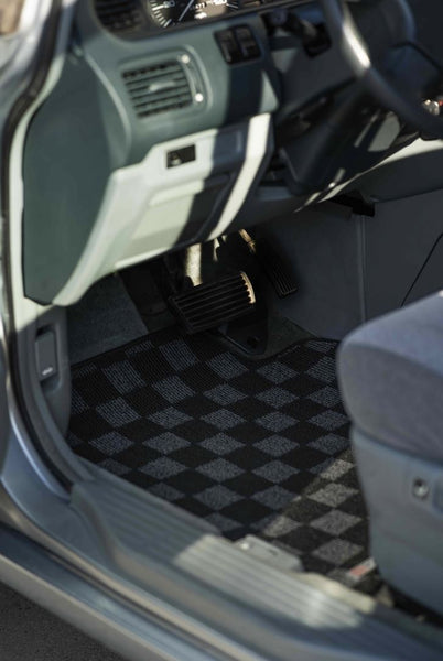 Phase 2 Motortrend (P2M) Checkered Carpet Race Floor Mats - Honda Odyssey RA1-RA5 (1995-1998)