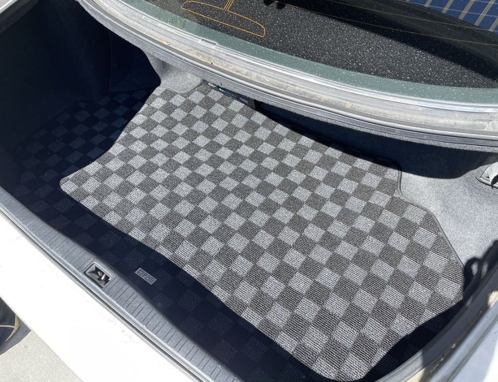 Phase 2 Motortrend (P2M) Checkered Carpet Race Trunk Mat - Lexus LS400 UCF20 (1995-2000)