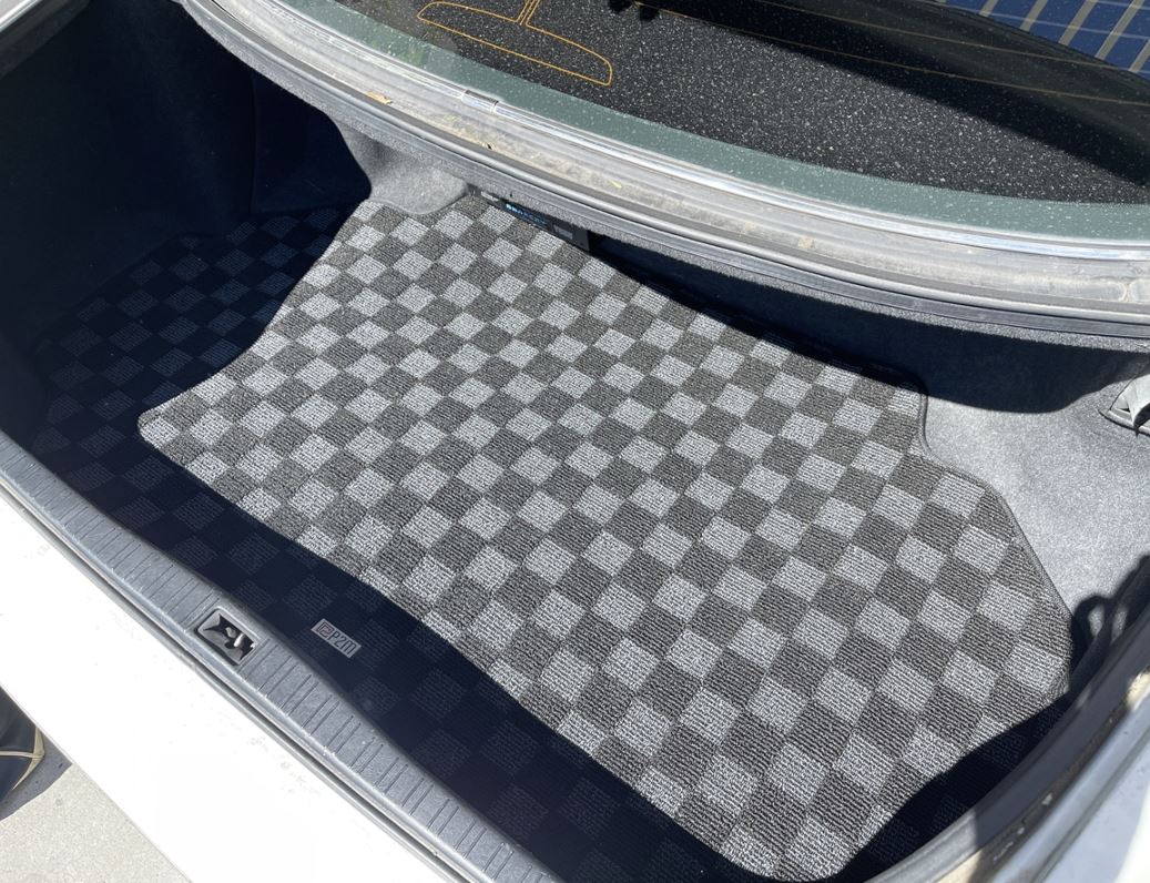 Phase 2 Motortrend (P2M) Checkered Carpet Race Trunk Mat - Lexus LS400 UCF20 (1995-2000)