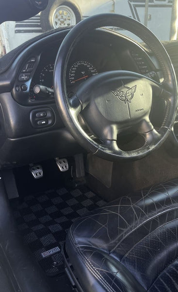 Phase 2 Motortrend (P2M) Checkered Carpet Race Floor Mats - Chevrolet C5 Corvette (1997-2004)