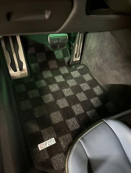 Phase 2 Motortrend (P2M) Checkered Carpet Race Floor Mats - BMW 3-Series Sedan G20 & M3 G80 (2019+)