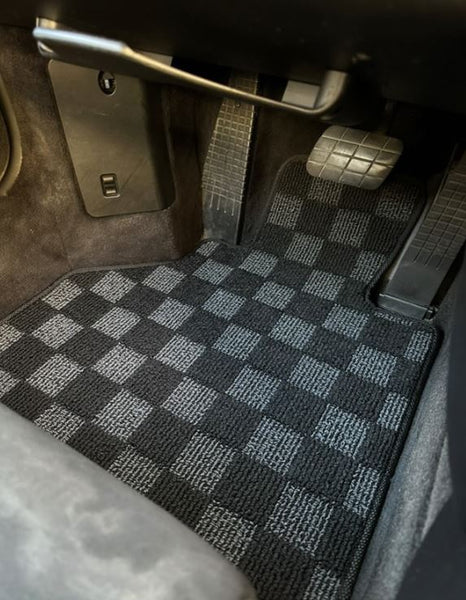 Phase 2 Motortrend (P2M) Checkered Carpet Race Floor Mats - Porsche 911 [996] (1997-2006)
