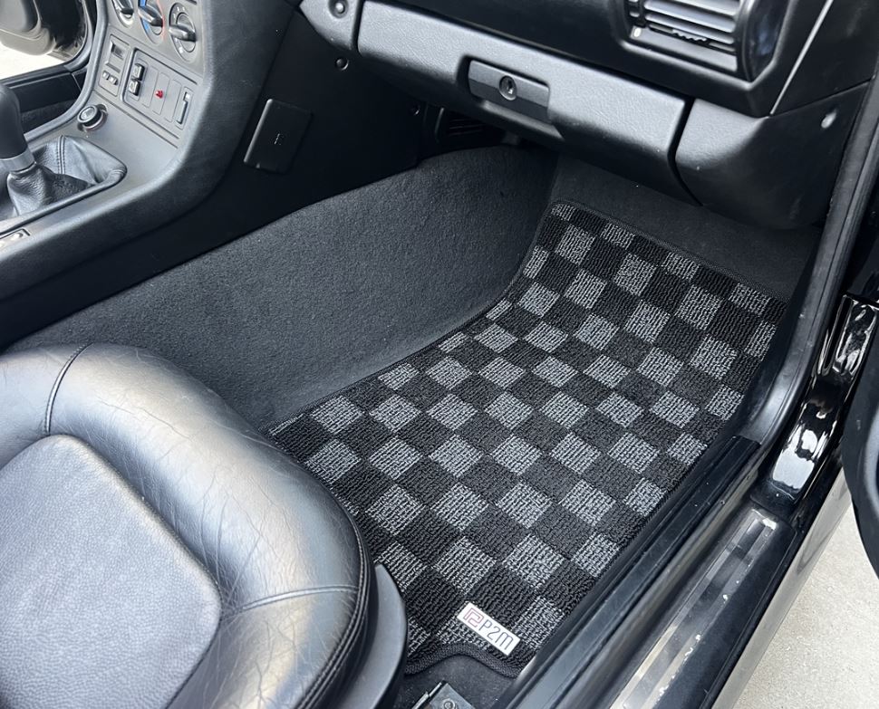 Phase 2 Motortrend (P2M) Checkered Front Floor Mats - BMW Z3 Coupe & Roadster (1996-2002)