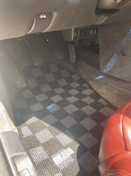 Phase 2 Motortrend (P2M) Checkered Carpet Race Floor Mats - Mitsubishi 3000GT (1991-1995)