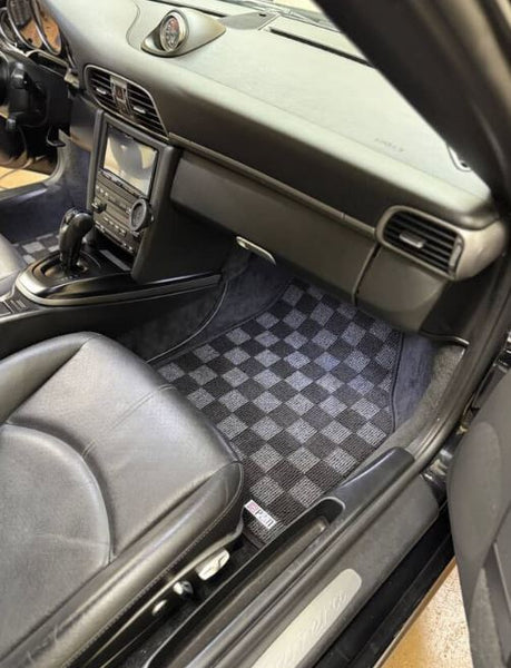 Phase 2 Motortrend (P2M) Checkered Carpet Race Floor Mats - Porsche 911 Coupe (997) (2005-2012)