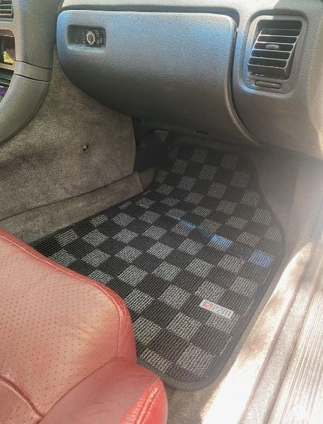 Phase 2 Motortrend (P2M) Checkered Carpet Race Floor Mats - Mitsubishi 3000GT (1991-1995)