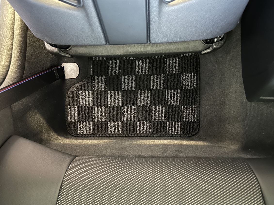 P2M Checkered Floor Mats - BMW F82 4-Series Coupe (2014-2019) - P2-CPTF82FRDG-TP