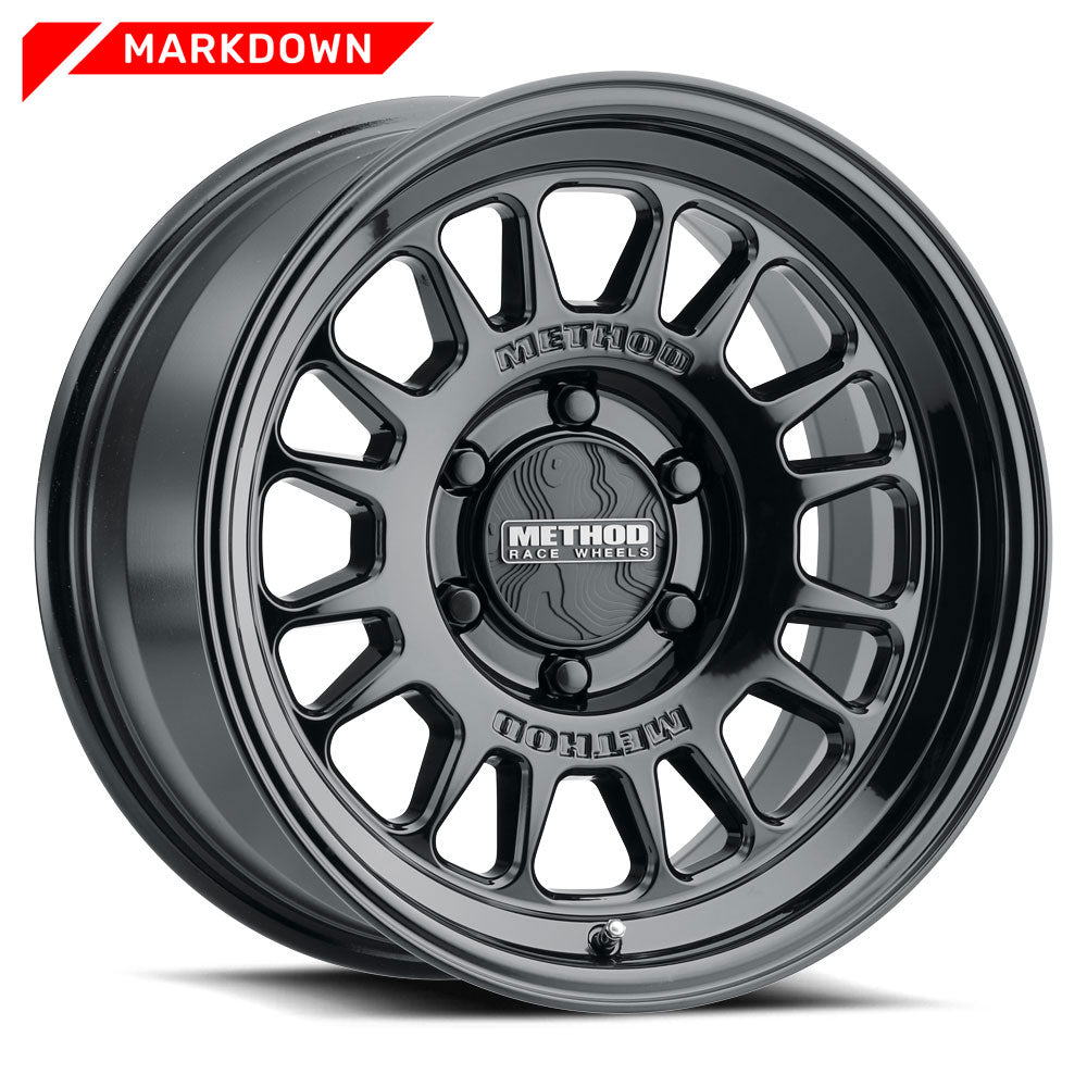 Method 318 | Gloss Black | Wheel view 1
