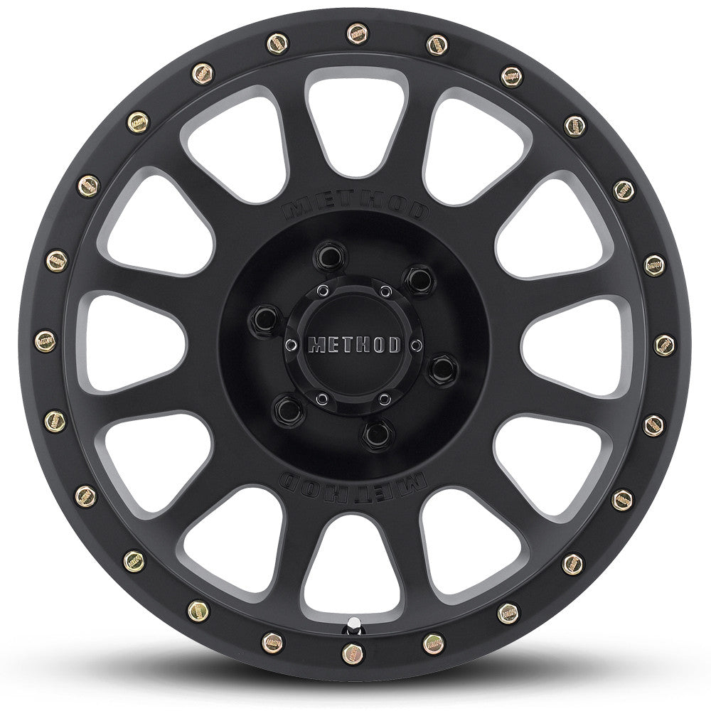 Method 305 | Matte Black | Wheel view 2
