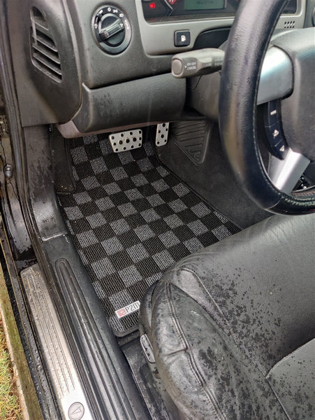 Phase 2 Motortrend (P2M) Checkered Carpet Race Floor Mats - Pontiac GTO (2004-2006)