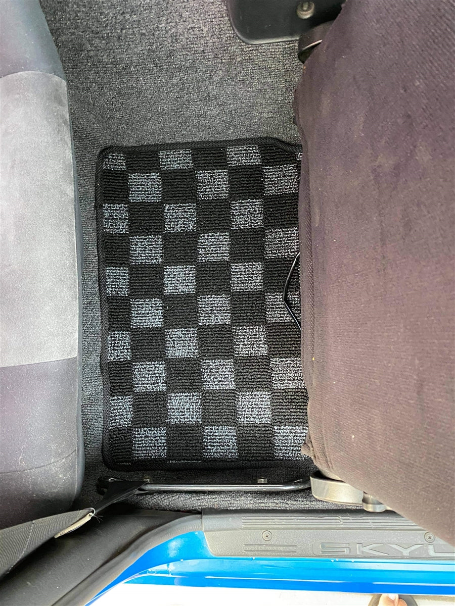 P2-CPTR32GTRFRDGRHD-TP - [RHD] R32 SKYLINE GTR (JDM RHD) FRONT + REAR RACE FLOOR MATS : DARK GREY - View 17