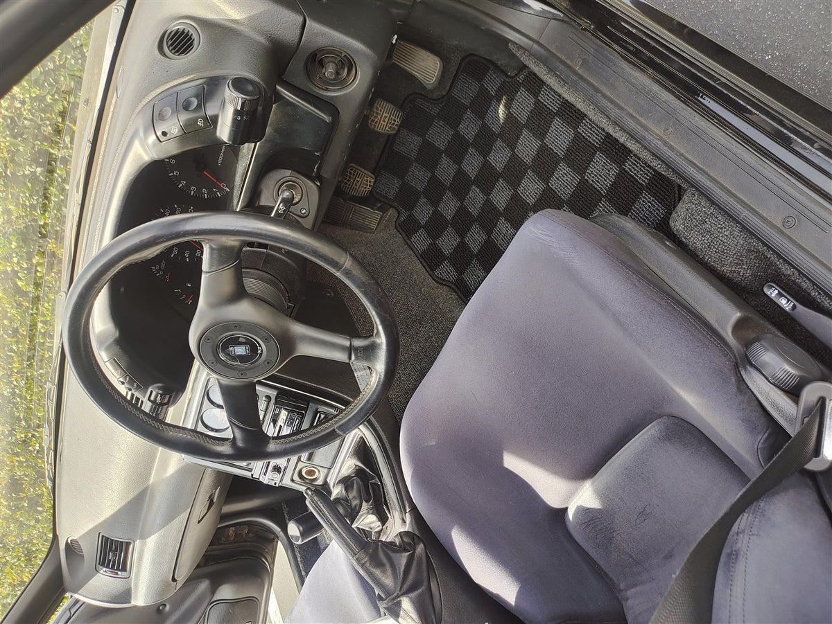 P2-CPTR32GTRFRDGRHD-TP - [RHD] R32 SKYLINE GTR (JDM RHD) FRONT + REAR RACE FLOOR MATS : DARK GREY - View 3