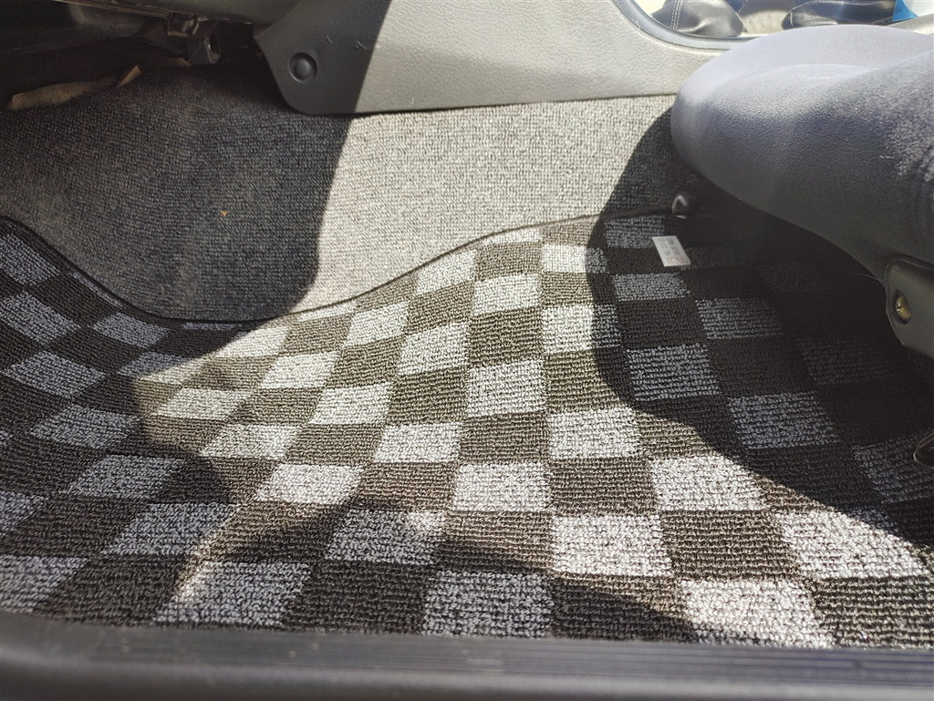 P2-CPTR32GTRFRDGRHD-TP - [RHD] R32 SKYLINE GTR (JDM RHD) FRONT + REAR RACE FLOOR MATS : DARK GREY - View 4