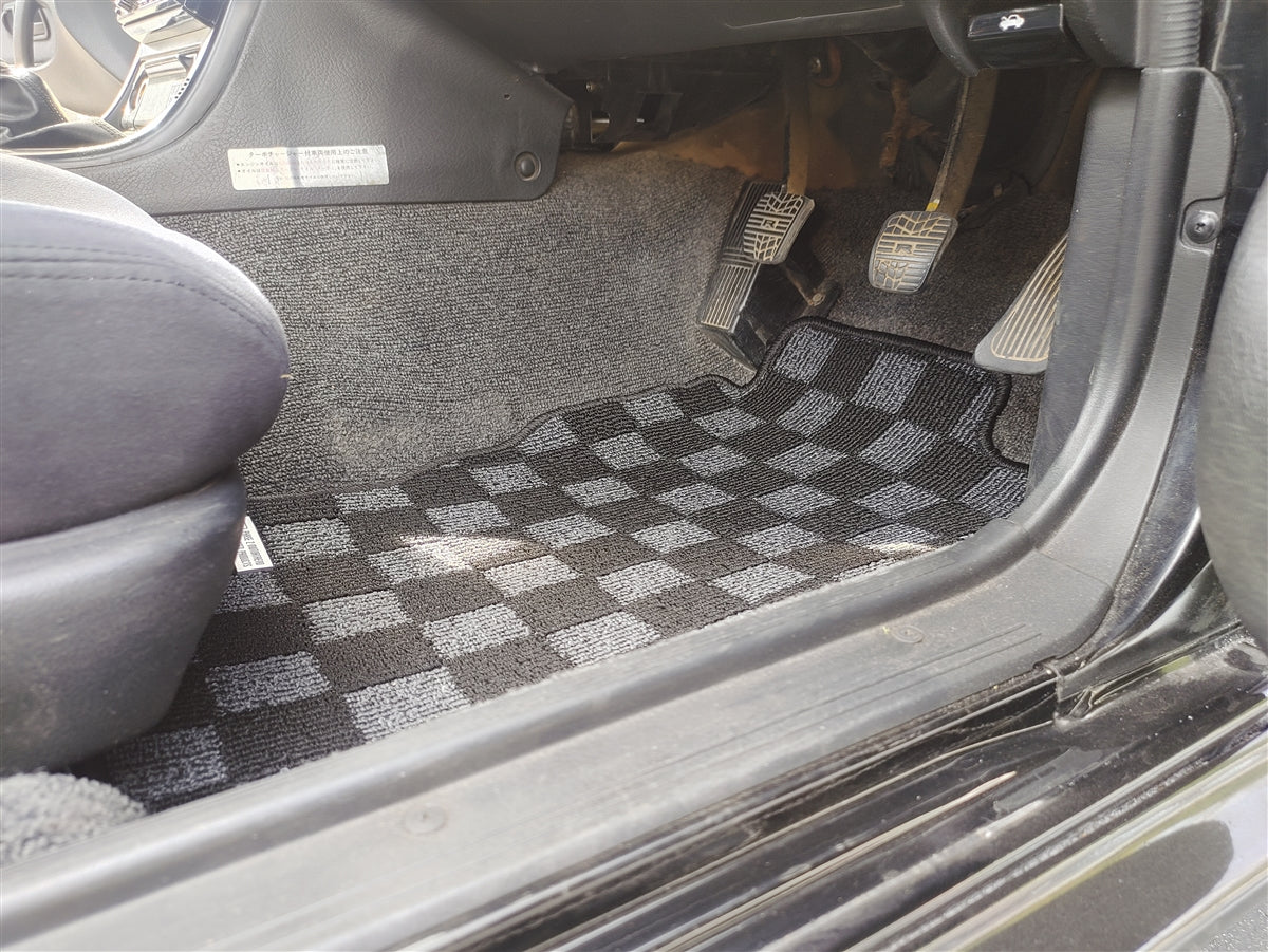 P2-CPTR32GTRFRDGRHD-TP - [RHD] R32 SKYLINE GTR (JDM RHD) FRONT + REAR RACE FLOOR MATS : DARK GREY - View 6