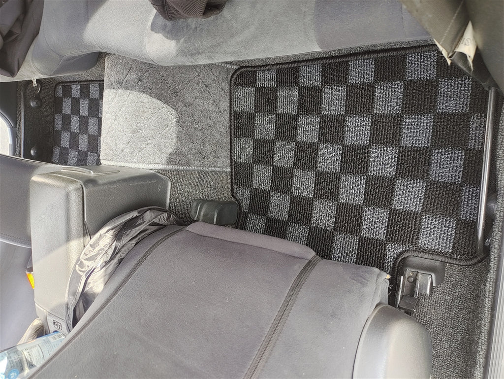 P2-CPTR32GTRFRDGRHD-TP - [RHD] R32 SKYLINE GTR (JDM RHD) FRONT + REAR RACE FLOOR MATS : DARK GREY - View 7