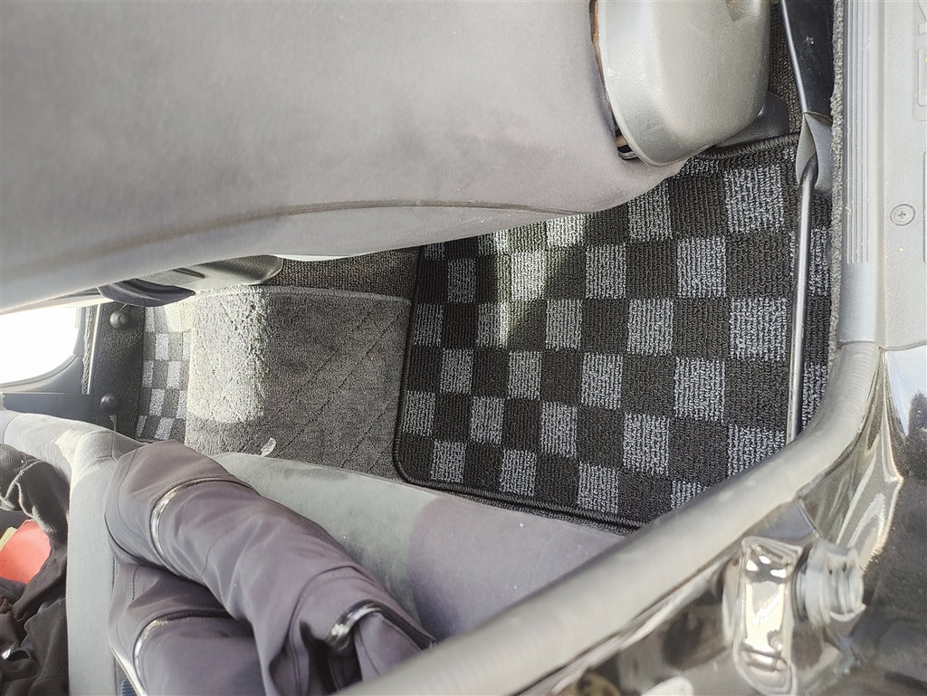 P2-CPTR32GTRFRDGRHD-TP - [RHD] R32 SKYLINE GTR (JDM RHD) FRONT + REAR RACE FLOOR MATS : DARK GREY - View 8