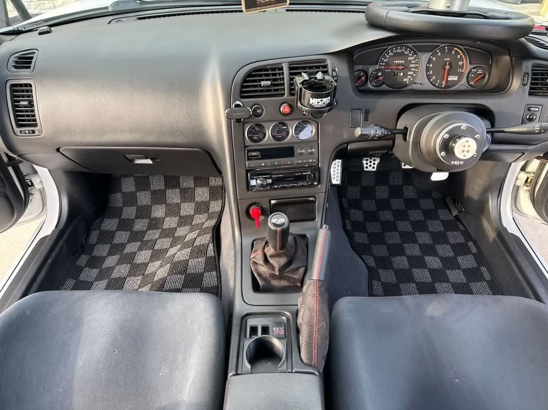 P2-CPTR33GTRFRDGRHD-TP - [RHD] R33 SKYLINE GTR (JDM RHD) FRONT + REAR RACE FLOOR MATS : DARK GREY - View 4