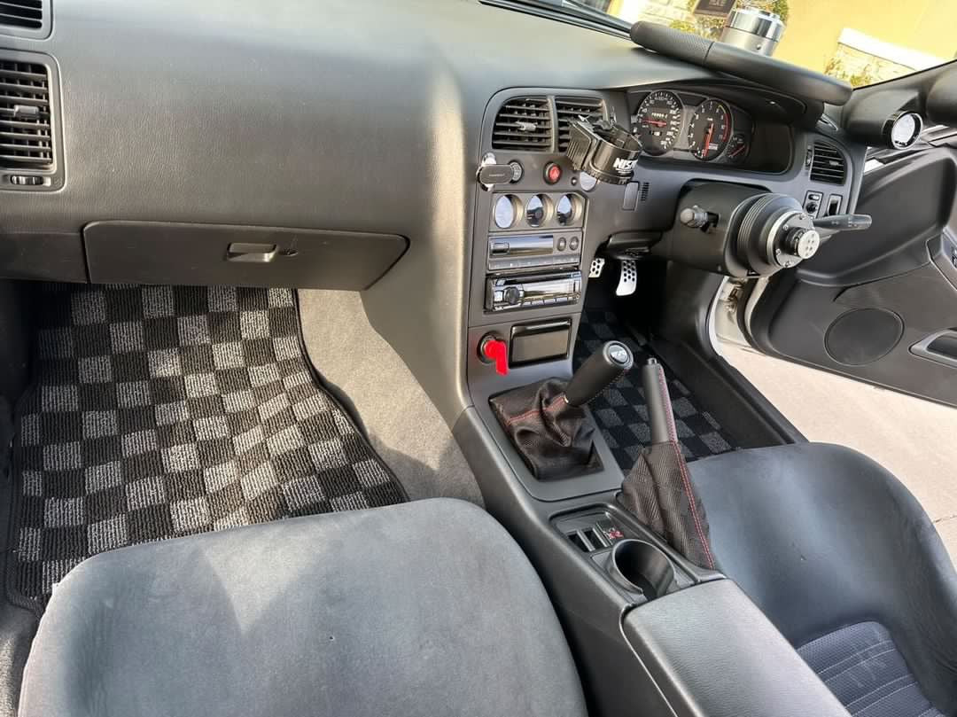 P2-CPTR33GTRFRDGRHD-TP - [RHD] R33 SKYLINE GTR (JDM RHD) FRONT + REAR RACE FLOOR MATS : DARK GREY - View 6