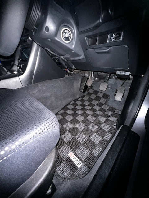 P2-CPTR34GTRFRDGRHD-TP - [RHD] R34 SKYLINE GTR (JDM RHD) FRONT + REAR RACE FLOOR MATS : DARK GREY - View 3