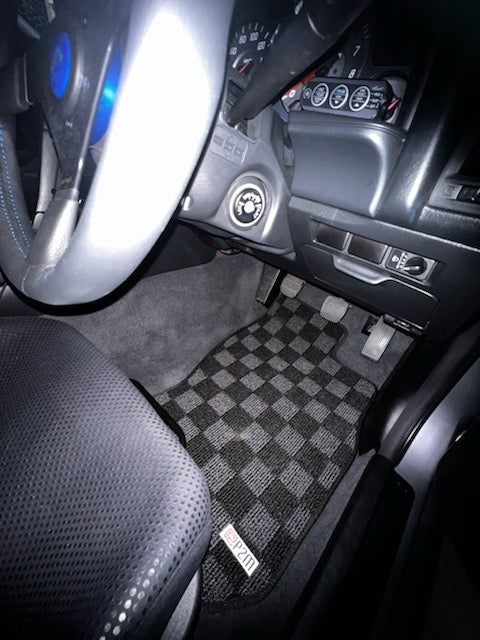 P2-CPTR34GTRFRDGRHD-TP - [RHD] R34 SKYLINE GTR (JDM RHD) FRONT + REAR RACE FLOOR MATS : DARK GREY - View 4