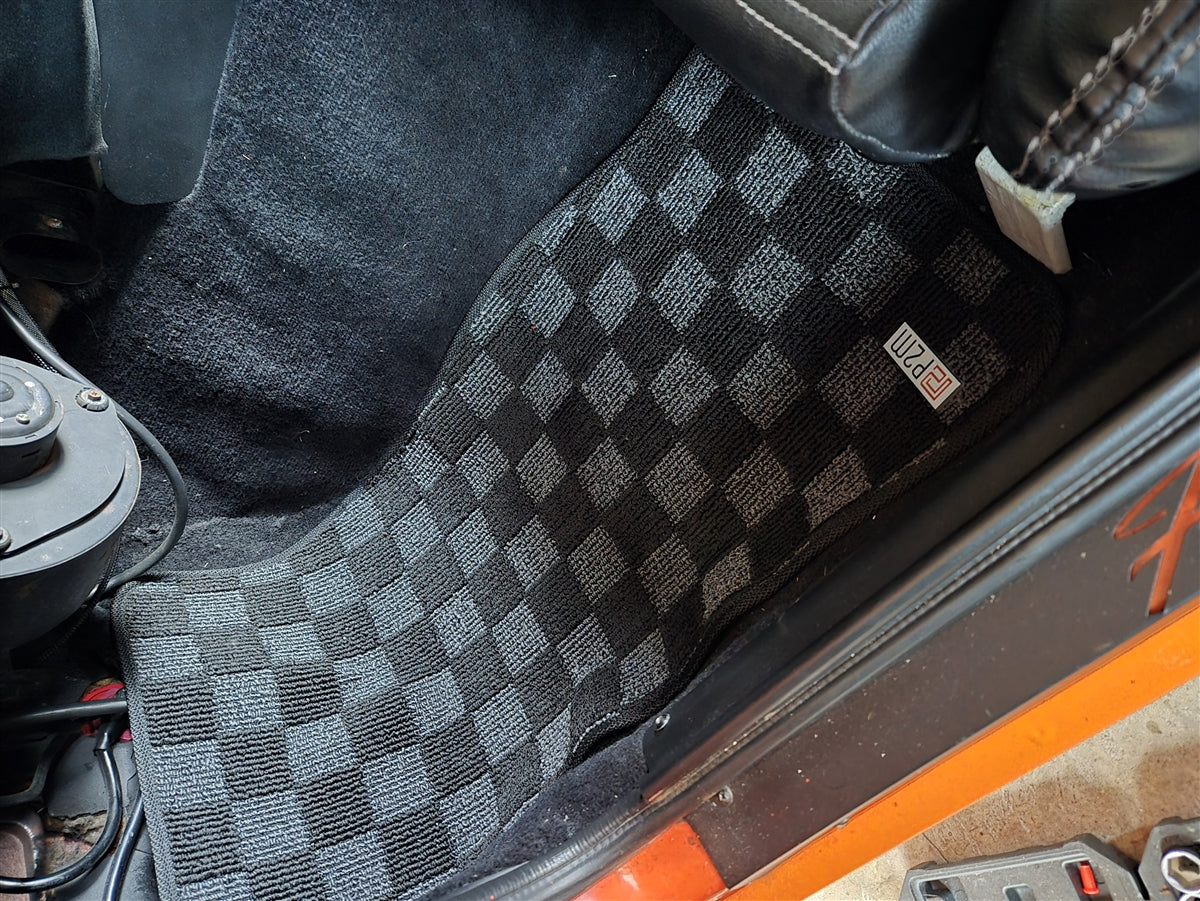 P2-CPTS3031130DGRHD-TP - [RHD] DATSUN 240/260/280ZX  RACE FLOOR MATS : DARK GREY - View 3