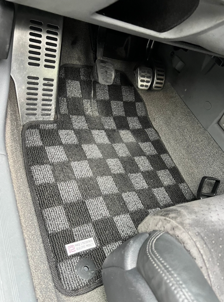 Phase 2 Motortrend (P2M) Checkered Carpet Race Floor Mats - Audi TT (1998-2006)
