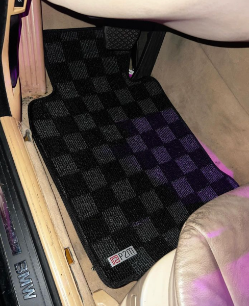Phase 2 Motortrend (P2M) Checkered Carpet Race Floor Mats - BMW 5-Series Sedan E39 & M5 (1995-2004)