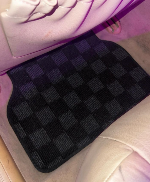 Phase 2 Motortrend (P2M) Checkered Carpet Race Floor Mats - BMW 5-Series Sedan E39 & M5 (1995-2004)