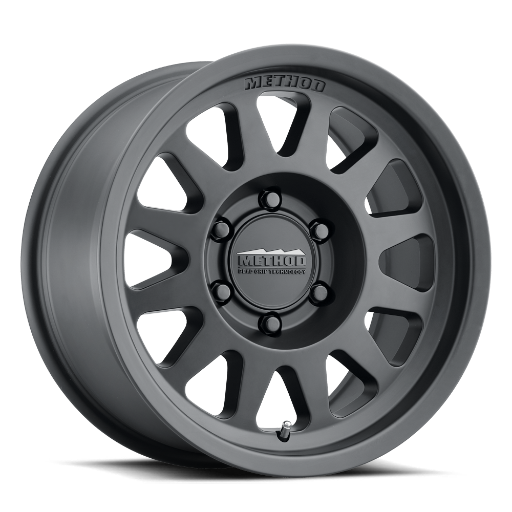 Method 704 | Matte Black | Wheel view 1