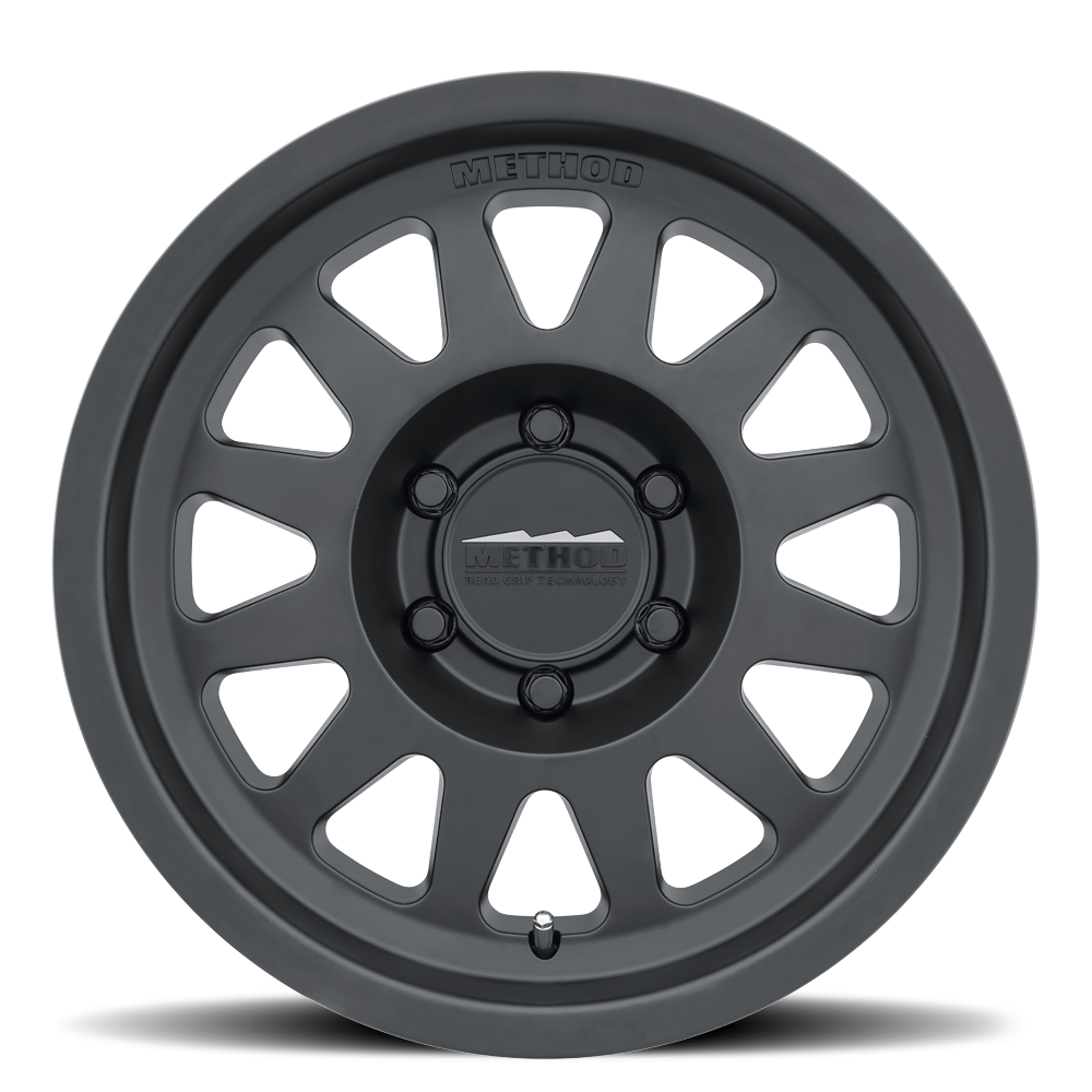 Method 704 | Matte Black | Wheel view 2