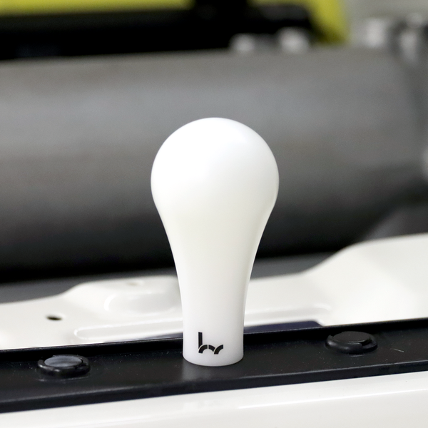 Hybrid Racing 130R Delrin Shift Knob White / M10 X 1.50mm HYB-NOB-01-09