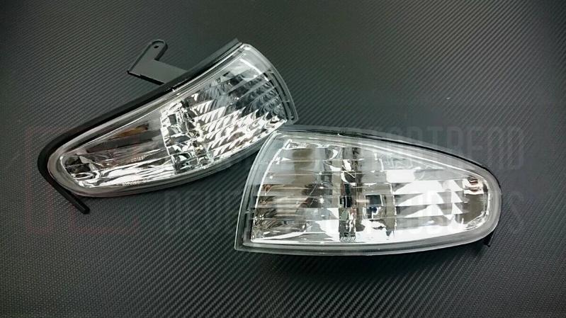 Phase 2 Motortrend (P2M) Clear Front Side Corner Lights - Nissan 240SX S14 Zenki (1995-1996)
