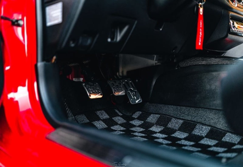 Phase 2 Motortrend (P2M) Checkered Floor Mats Dark Grey - Mitsubishi Lancer Evolution EVO 8 & 9 (2003-2007)