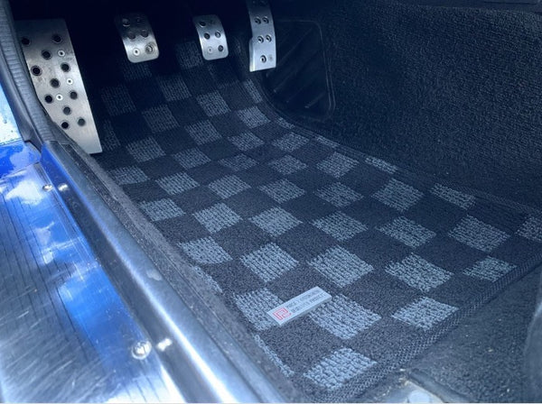Phase 2 Motortrend (P2M) Checkered Flag Race Carpet Floor Mats - Mazda Miata NA NB (1990-2005)