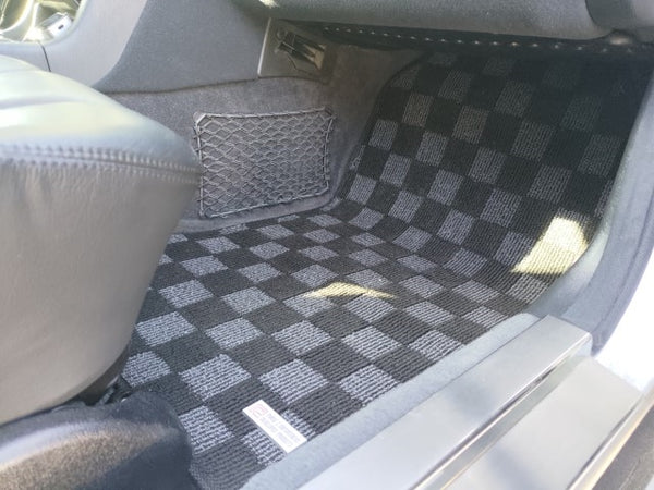 Phase 2 Motortrend (P2M) Front & Rear Checkered Flag Carpet Floor Mats - Mercedes E Class W210 (1996-2002)