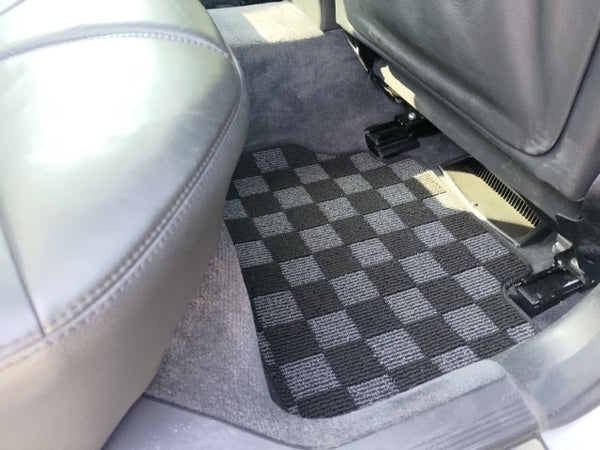 Phase 2 Motortrend (P2M) Front & Rear Checkered Flag Carpet Floor Mats - Mercedes E Class W210 (1996-2002)